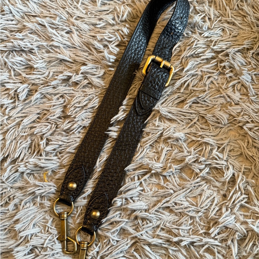 Louis Vuitton Gray Monogram Shoulder Bag - Picture 13 of 15